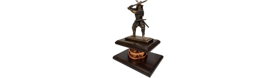 RESIN SAMURAI TROPHY MOUNTED ON WOOD VENEER BASE 9''